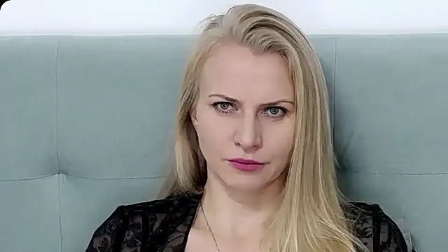 Snapshot of K__Adrienne chatting on November 2025 06:02:02 AM K Adrienne online show from November 2025 06:02:02 AM