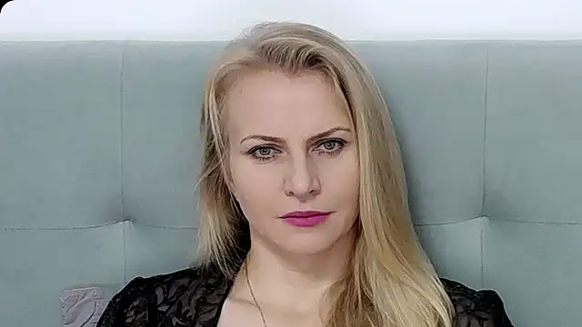 Snapshot of K__Adrienne chatting on November 2025 06:34:01 AM K Adrienne online show from November 2025 06:34:01 AM