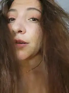 Snapshot of VickyHoult chatting on December 2025 09:43:01 PM VickyHoult online show from December 2025 09:43:01 PM