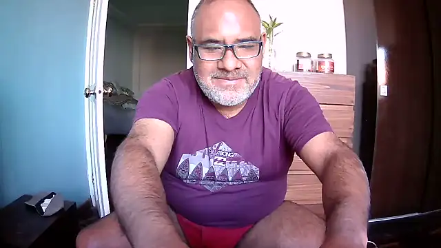 Snapshot of PhillDrake11 chatting on June 2026 05:59:02 PM PhillDrake11 online show from June 2026 05:59:02 PM