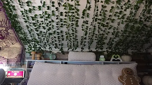 Snapshot of -khayaparker chatting on March 2025 09:44:02 AM -khayaparker online show from March 2025 09:44:02 AM