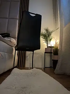 OIivia online show from April 2026 06:10:01 PM