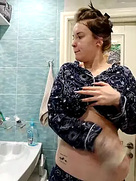 LazyTanukii online show from November 2025 06:47:02 AM