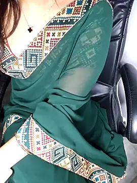 Snapshot of aliyaah_singh chatting on May 2026 06:05:01 PM aliyaah singh online show from May 2026 06:05:01 PM