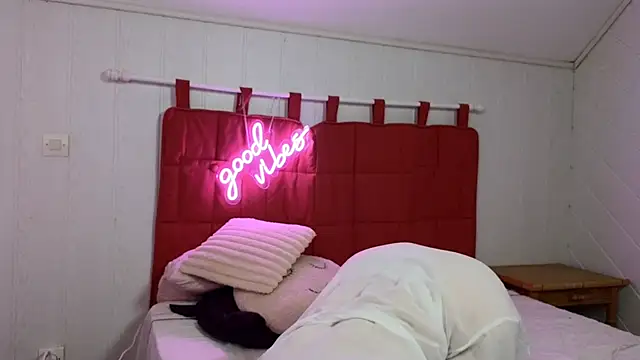 Snapshot of TiffanyDollxxx chatting on October 2025 08:50:02 PM TiffanyDollxxx online show from October 2025 08:50:02 PM