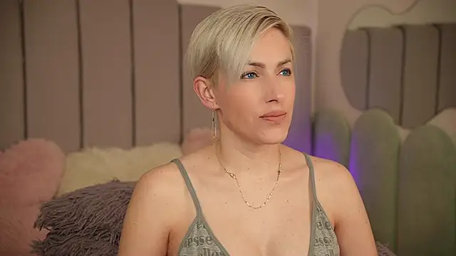 Snapshot of VickySecret96 chatting on March 2025 05:58:02 PM VickySecret96 online show from March 2025 05:58:02 PM