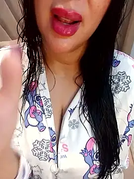 Snapshot of Queen_sousou chatting on November 2025 01:39:01 PM Queen sousou online show from November 2025 01:39:01 PM