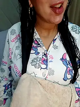 Snapshot of Queen_sousou chatting on December 2025 11:25:02 PM Queen sousou online show from December 2025 11:25:02 PM