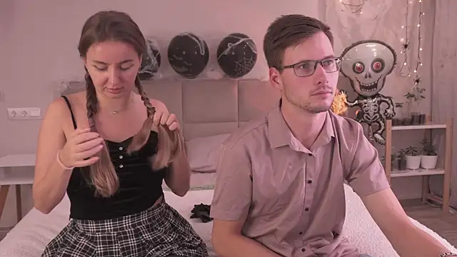 Snapshot of FluffyHat chatting on October 2025 04:46:01 PM FluffyHat online show from October 2025 04:46:01 PM