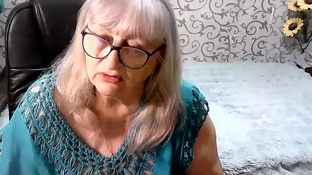 LolkaAlyss online show from October 2025 03:44:01 PM