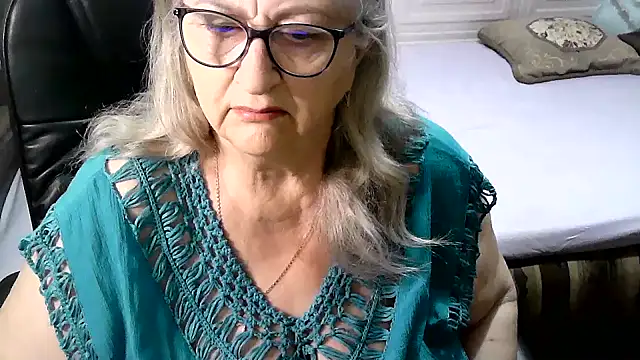 LolkaAlyss online show from December 2025 07:29:02 PM