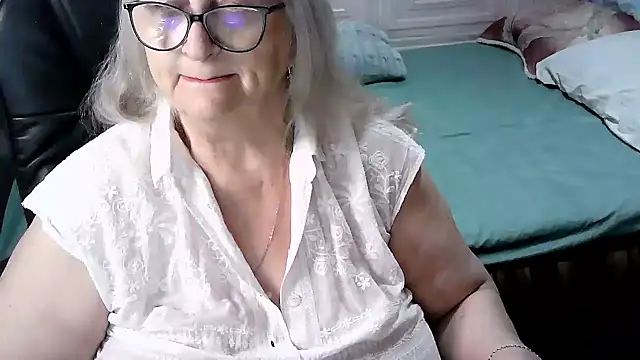 LolkaAlyss online show from January 2026 04:00:02 PM