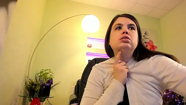 Snapshot of BattyMoll chatting on December 2024 03:05:02 PM BattyMoll online show from December 2024 03:05:02 PM