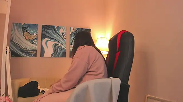 Snapshot of BattyMoll chatting on December 2024 02:32:01 AM BattyMoll online show from December 2024 02:32:01 AM