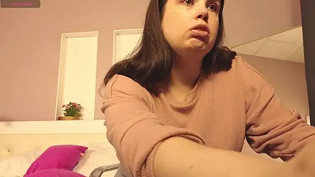 Snapshot of BattyMoll chatting on February 2025 11:02:01 AM BattyMoll online show from February 2025 11:02:01 AM