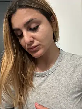 NicolePlay online show from March 2026 06:08:01 PM