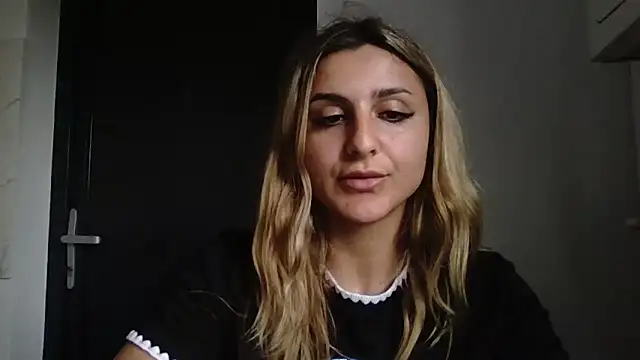 NicolePlay online show from June 2026 01:36:01 PM
