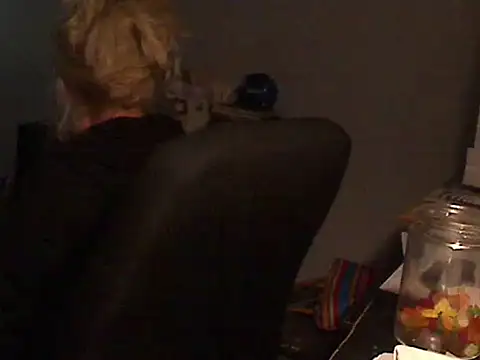 Snapshot of XTRAHORNYONE chatting on January 2025 12:38:01 AM XTRAHORNYONE online show from January 2025 12:38:01 AM