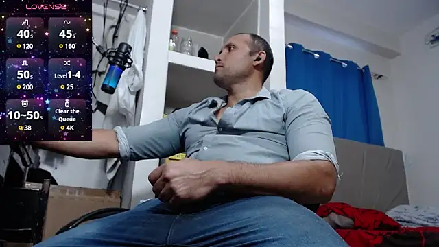 Snapshot of lewislamxxx_hot chatting on December 2024 06:42:02 PM lewislamxxx hot online show from December 2024 06:42:02 PM