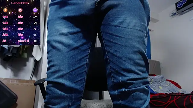 Snapshot of lewislamxxx_hot chatting on February 2025 11:43:01 PM lewislamxxx hot online show from February 2025 11:43:01 PM