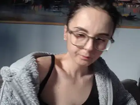 cleophee online show from February 2025 09:46:02 AM