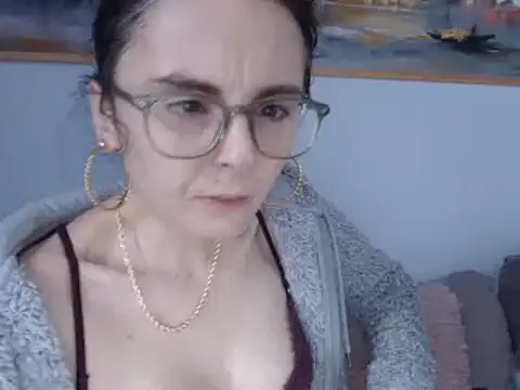 cleophee online show from March 2025 06:46:02 AM