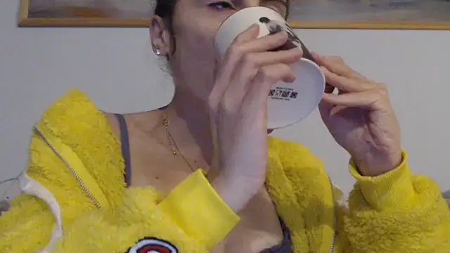 Snapshot of cleophee chatting on December 2025 06:43:01 AM cleophee online show from December 2025 06:43:01 AM