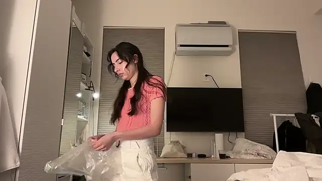 everybody loves pussy online show from March 2025 12:00:02 AM