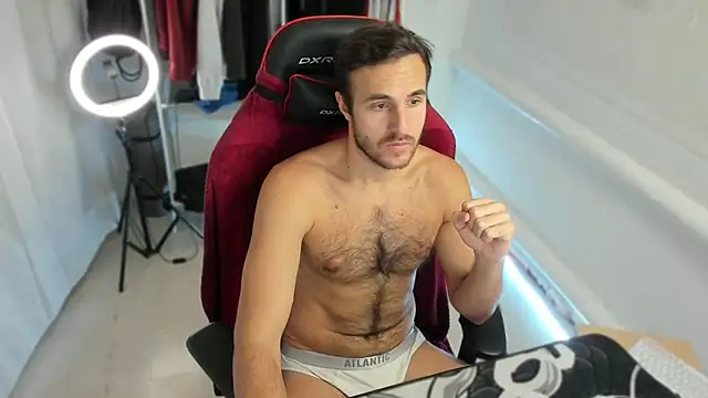 Raamoss online show from October 2025 12:37:01 PM