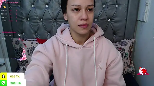 LAILAGUMMY online show from July 2026 02:31:01 PM