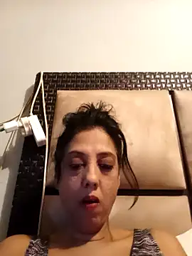 Mahi4luv online show from April 2026 10:03:02 PM