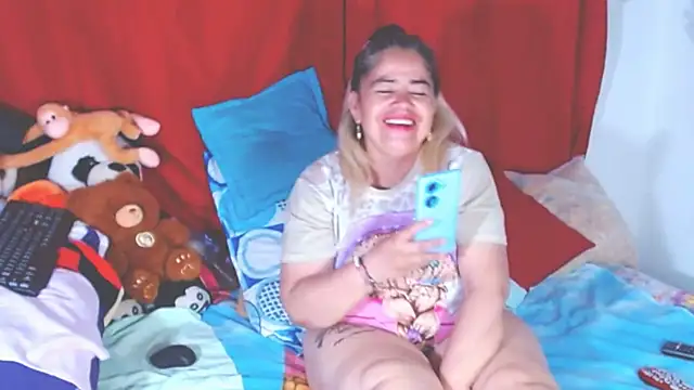 Snapshot of estrellita_fugaz16x chatting on October 2025 12:00:01 AM estrellita fugaz16x online show from October 2025 12:00:01 AM