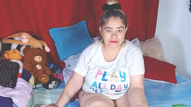 Snapshot of estrellita_fugaz16x chatting on November 2025 04:44:02 AM estrellita fugaz16x online show from November 2025 04:44:02 AM