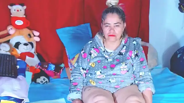 Snapshot of estrellita_fugaz16x chatting on November 2025 03:27:01 AM estrellita fugaz16x online show from November 2025 03:27:01 AM