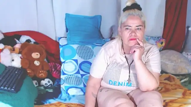 Snapshot of estrellita_fugaz16x chatting on November 2025 03:31:01 AM estrellita fugaz16x online show from November 2025 03:31:01 AM