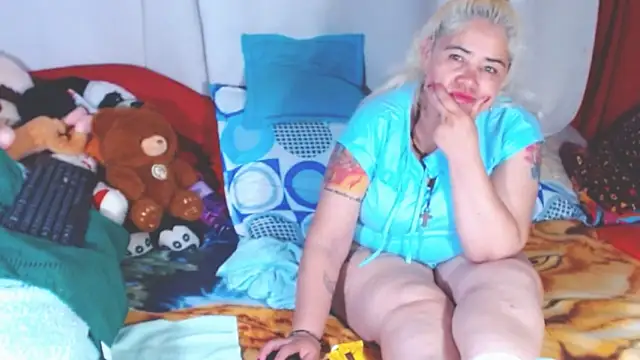 Snapshot of estrellita_fugaz16x chatting on November 2025 10:45:02 PM estrellita fugaz16x online show from November 2025 10:45:02 PM