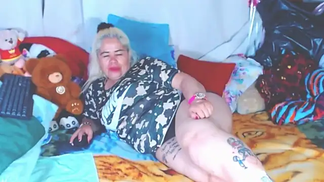 Snapshot of estrellita_fugaz16x chatting on December 2025 04:33:02 AM estrellita fugaz16x online show from December 2025 04:33:02 AM