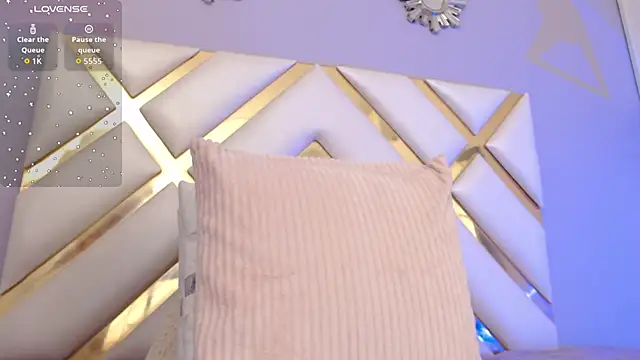 Snapshot of BeckyAnders chatting on November 2025 04:29:01 PM BeckyAnders online show from November 2025 04:29:01 PM