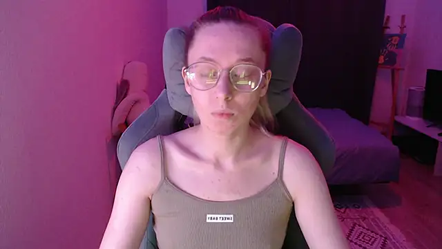 Snapshot of AnabelFrel chatting on October 2025 12:39:02 AM AnabelFrel online show from October 2025 12:39:02 AM