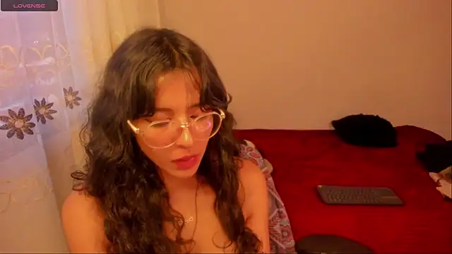 Snapshot of aluna_0310 chatting on December 2024 10:55:02 PM aluna 0310 online show from December 2024 10:55:02 PM