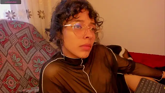 Snapshot of aluna_0310 chatting on January 2025 10:51:01 PM aluna 0310 online show from January 2025 10:51:01 PM