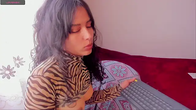 Snapshot of aluna_0310 chatting on February 2025 08:00:01 PM aluna 0310 online show from February 2025 08:00:01 PM