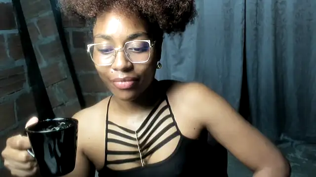 Snapshot of thaimy_ chatting on June 2026 02:14:02 AM thaimy online show from June 2026 02:14:02 AM