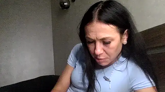 JulianaGold1 online show from October 2025 08:31:01 PM