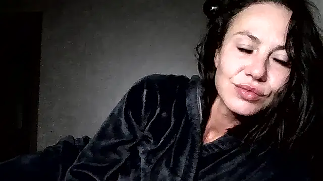 JulianaGold1 online show from July 2026 10:55:01 PM