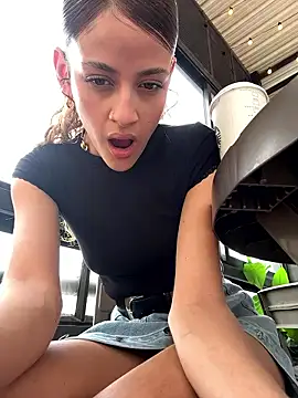 alana15 online show from January 2026 08:33:01 PM