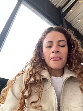 alana15 online show from February 2026 03:54:02 PM