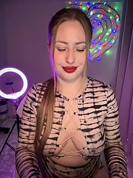 AlisaWhite online show from March 2025 08:43:01 PM