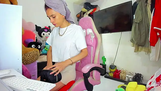 Snapshot of Lawrncesofiets chatting on November 2025 02:24:02 PM Lawrncesofiets online show from November 2025 02:24:02 PM