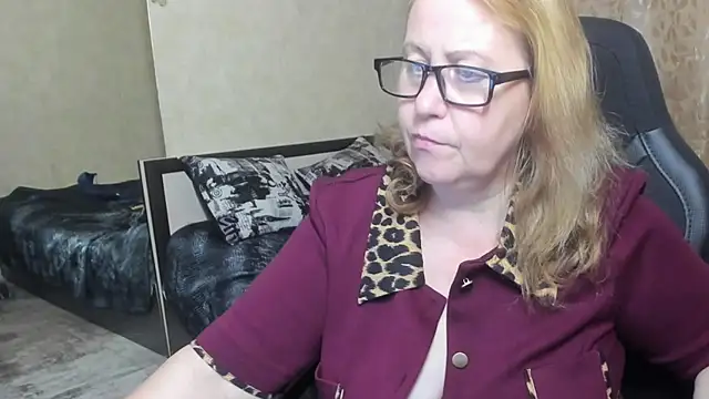 Frau Marta online show from November 2025 10:51:01 PM